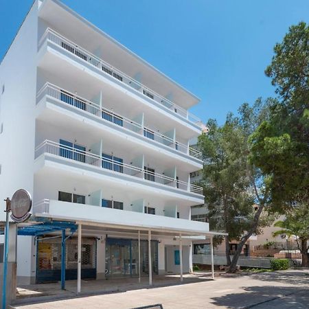 Beetroot, Jedes Zimmer Verfuegt Ueber Smart Tv , Eigenes Bad Mit Regendusche Und Balkon Llucmajor  Exterior foto