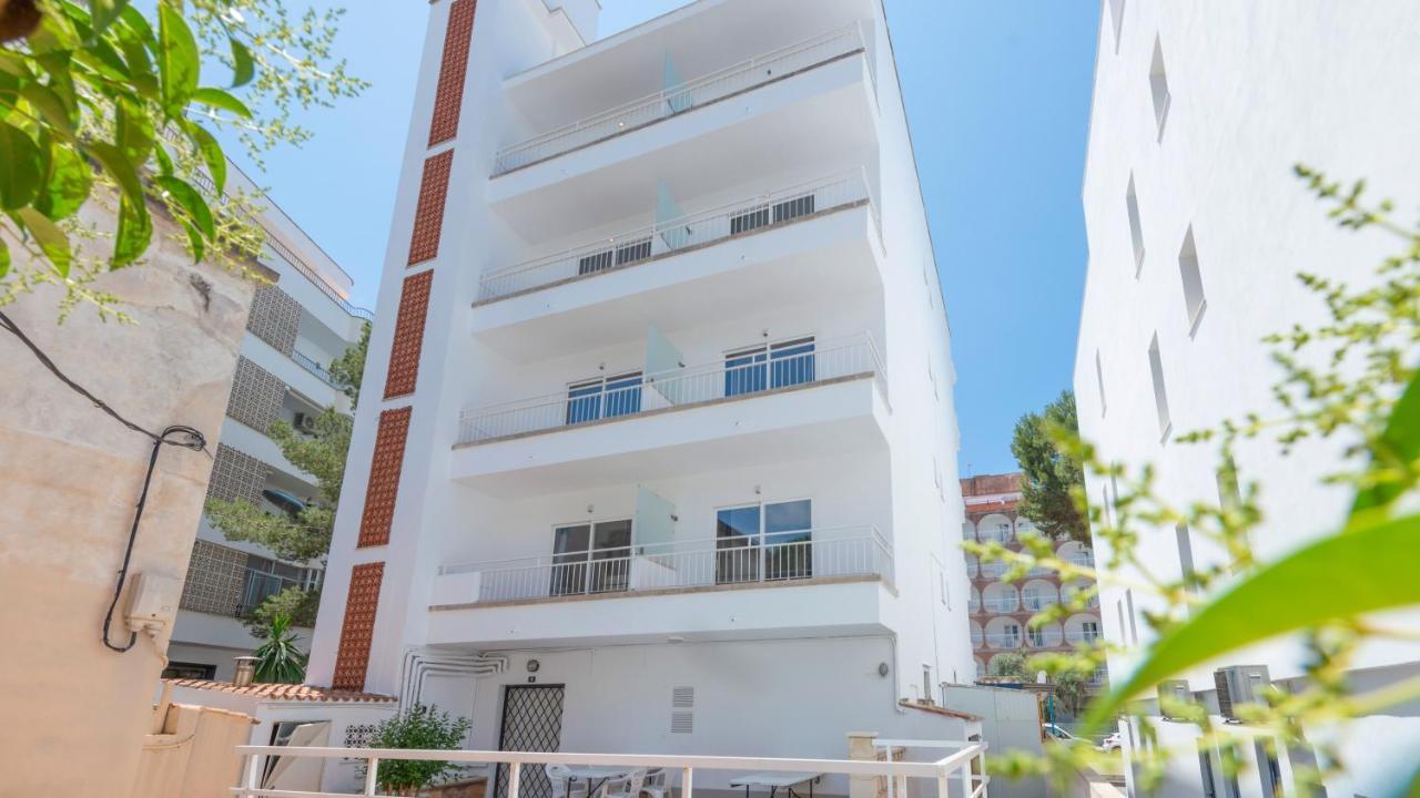 Beetroot, Jedes Zimmer Verfuegt Ueber Smart Tv , Eigenes Bad Mit Regendusche Und Balkon Llucmajor  Exterior foto