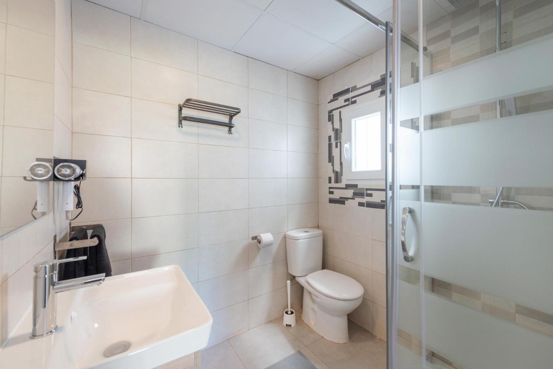 Beetroot, Jedes Zimmer Verfuegt Ueber Smart Tv , Eigenes Bad Mit Regendusche Und Balkon Llucmajor  Exterior foto