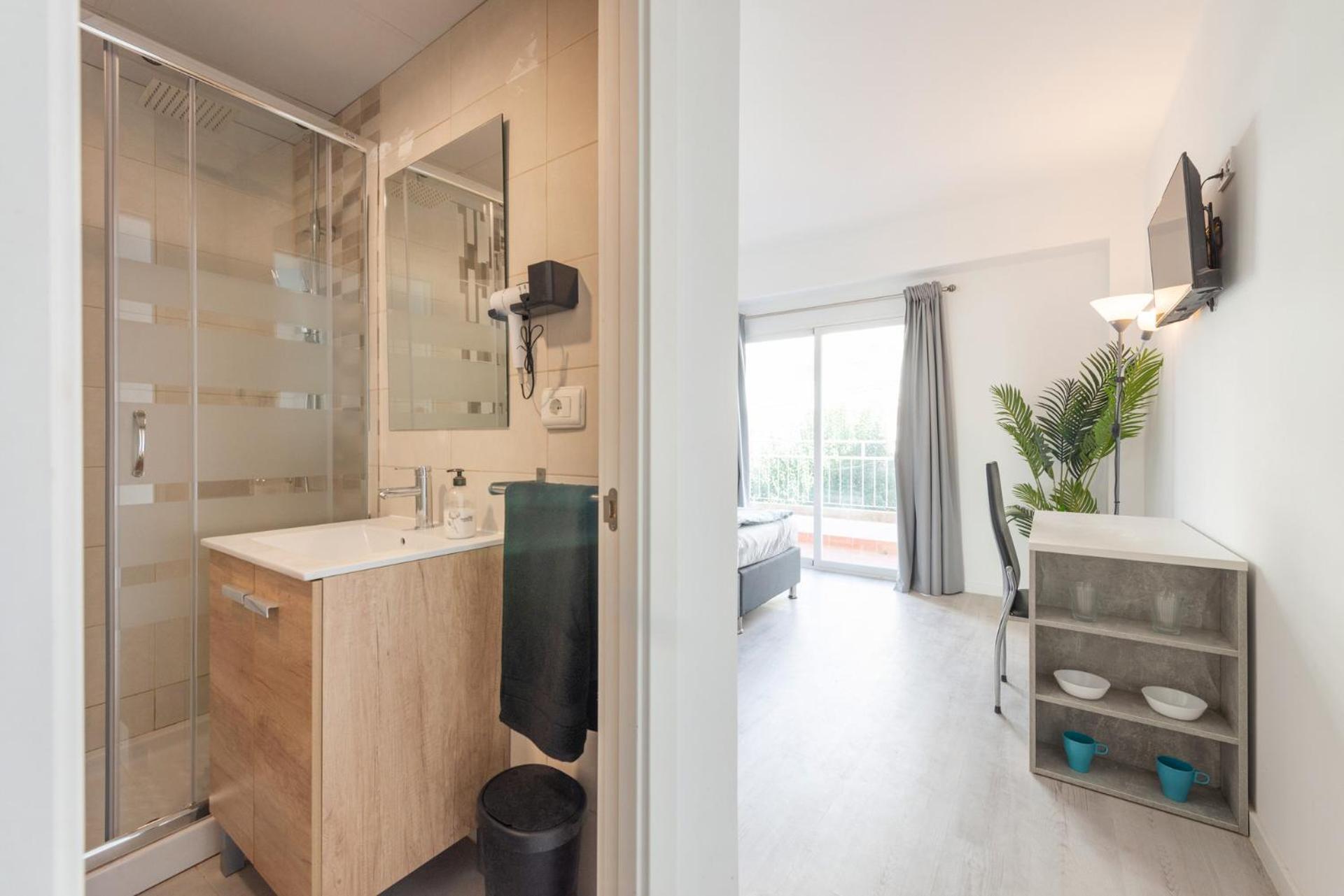 Beetroot, Jedes Zimmer Verfuegt Ueber Smart Tv , Eigenes Bad Mit Regendusche Und Balkon Llucmajor  Exterior foto