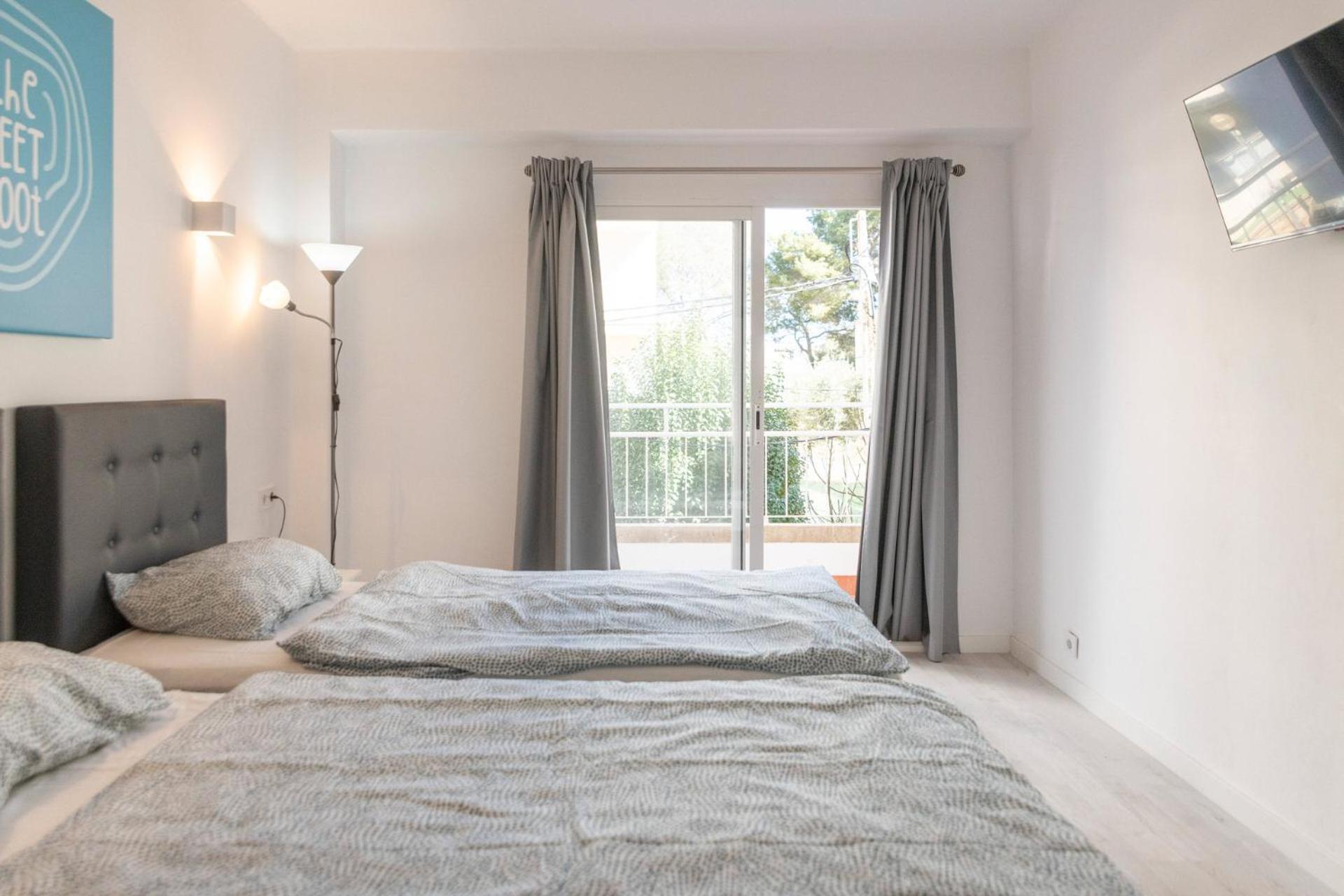 Beetroot, Jedes Zimmer Verfuegt Ueber Smart Tv , Eigenes Bad Mit Regendusche Und Balkon Llucmajor  Exterior foto