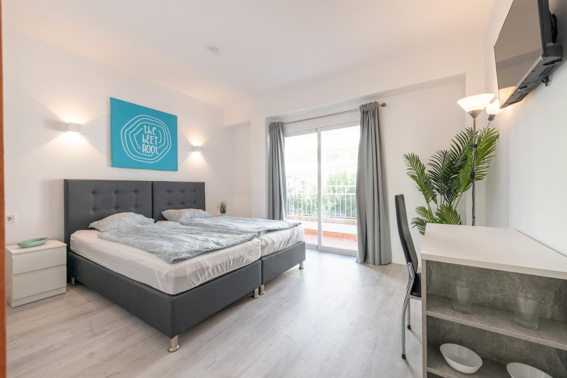 Beetroot, Jedes Zimmer Verfuegt Ueber Smart Tv , Eigenes Bad Mit Regendusche Und Balkon Llucmajor  Exterior foto