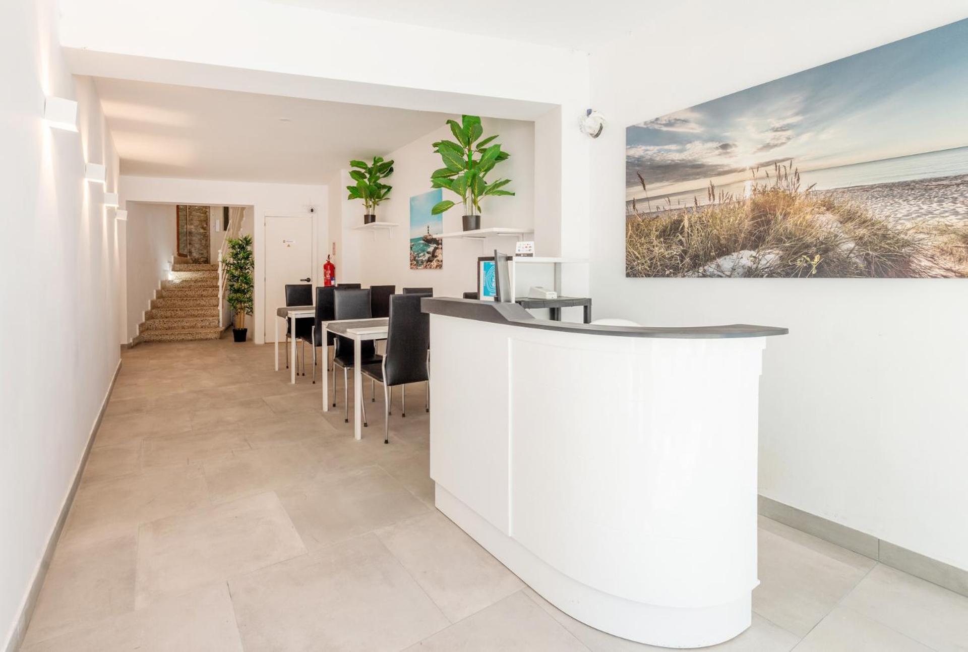 Beetroot, Jedes Zimmer Verfuegt Ueber Smart Tv , Eigenes Bad Mit Regendusche Und Balkon Llucmajor  Exterior foto