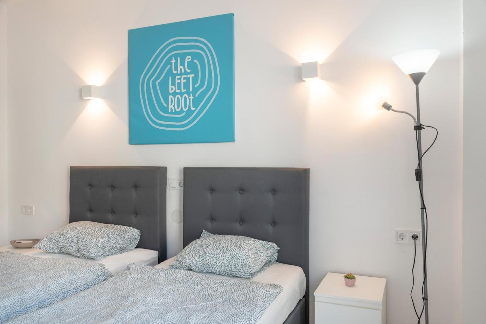 Beetroot, Jedes Zimmer Verfuegt Ueber Smart Tv , Eigenes Bad Mit Regendusche Und Balkon Llucmajor  Exterior foto