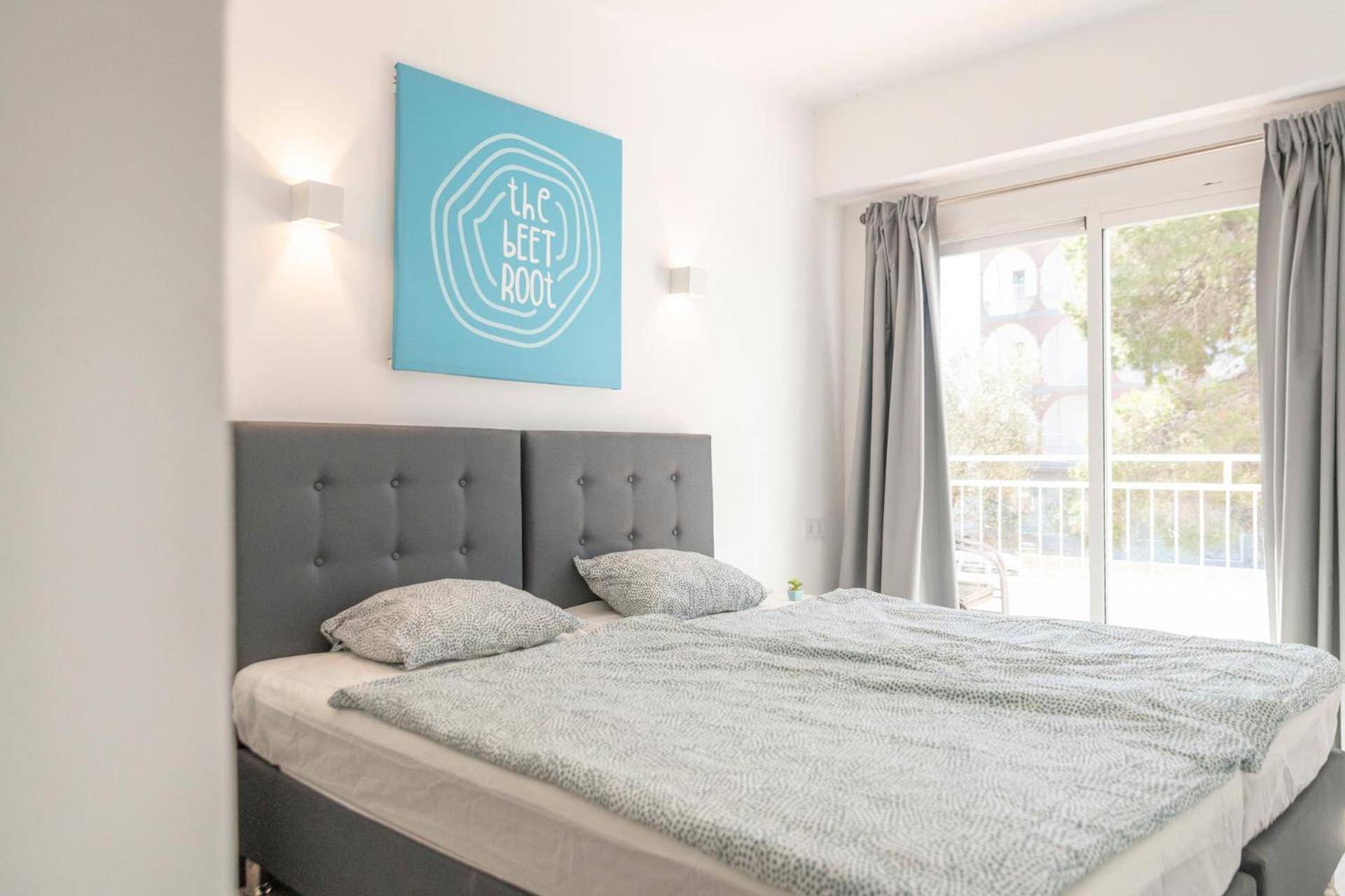 Beetroot, Jedes Zimmer Verfuegt Ueber Smart Tv , Eigenes Bad Mit Regendusche Und Balkon Llucmajor  Exterior foto